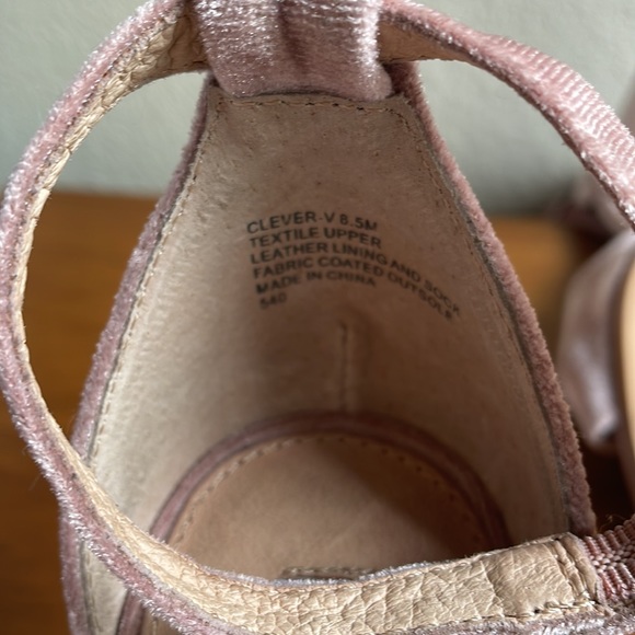 Steve Madden Pink Velvet Block Heels | size 8.5 - Picture 7 of 7